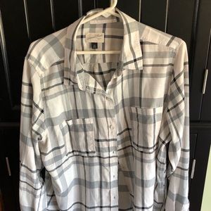 Women’s long sleeve shirt. Size XXL.